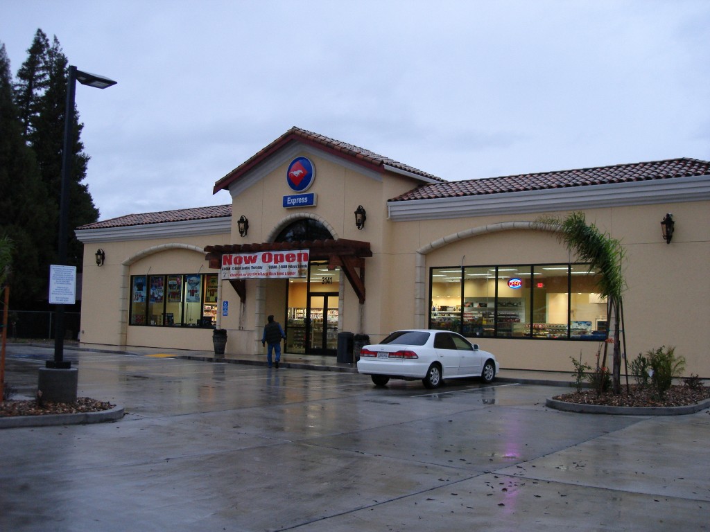 GROCERY STORE UKIAH 2,200,000 GAS STATION REALTY